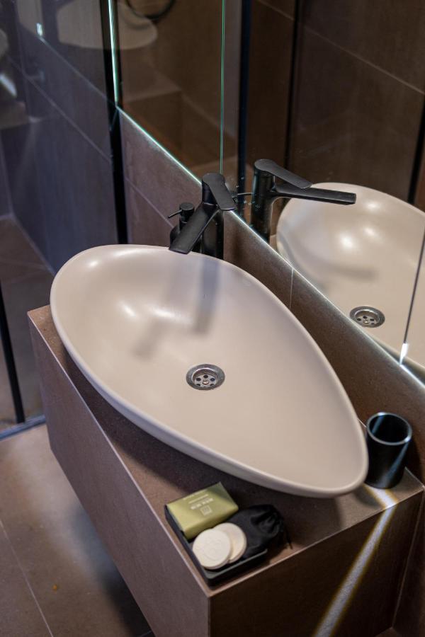 Bloom Suites Приштина Экстерьер фото