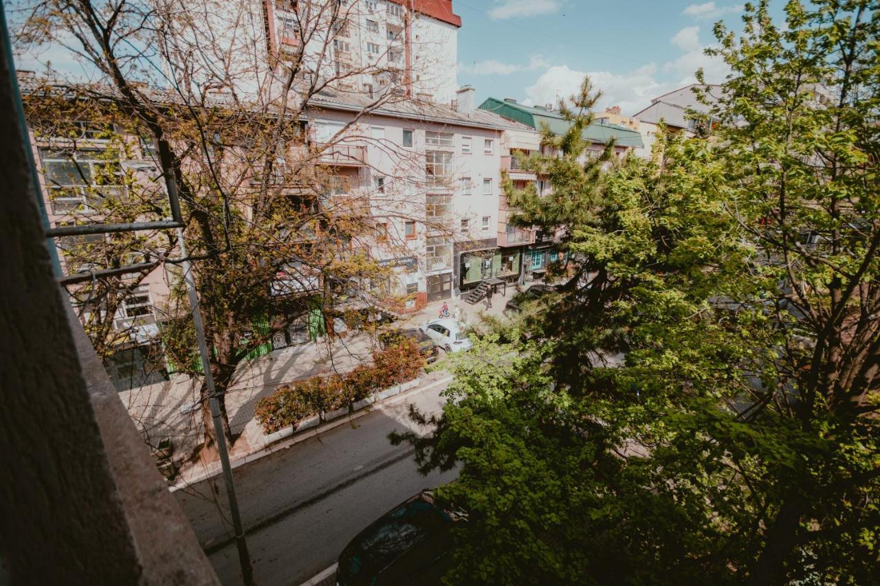 Bloom Suites Приштина Экстерьер фото