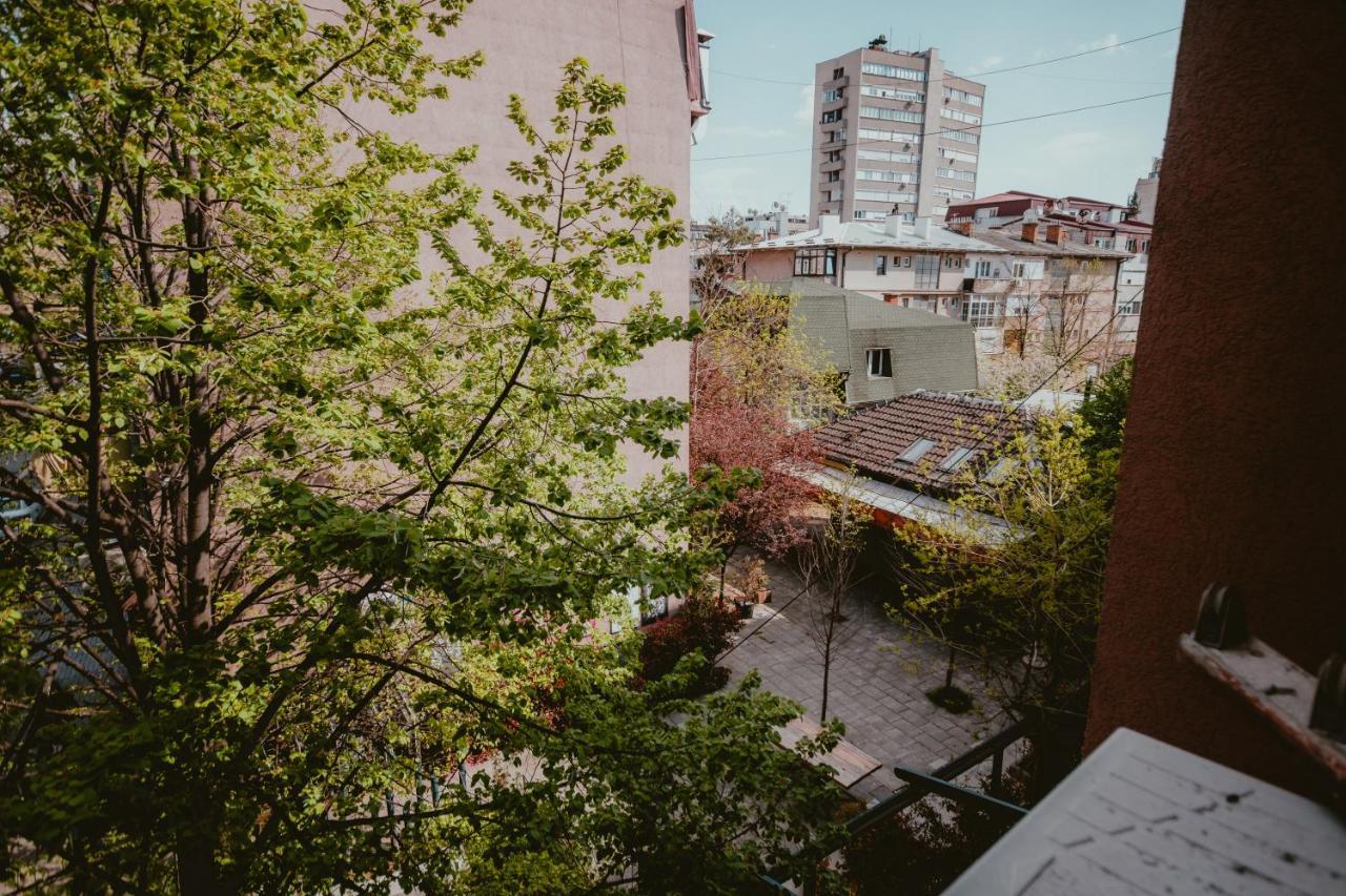 Bloom Suites Приштина Экстерьер фото